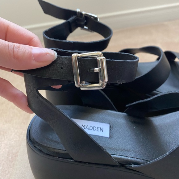 Brand New Black Steve Madden Platform Sandals - Picture 7 of 8